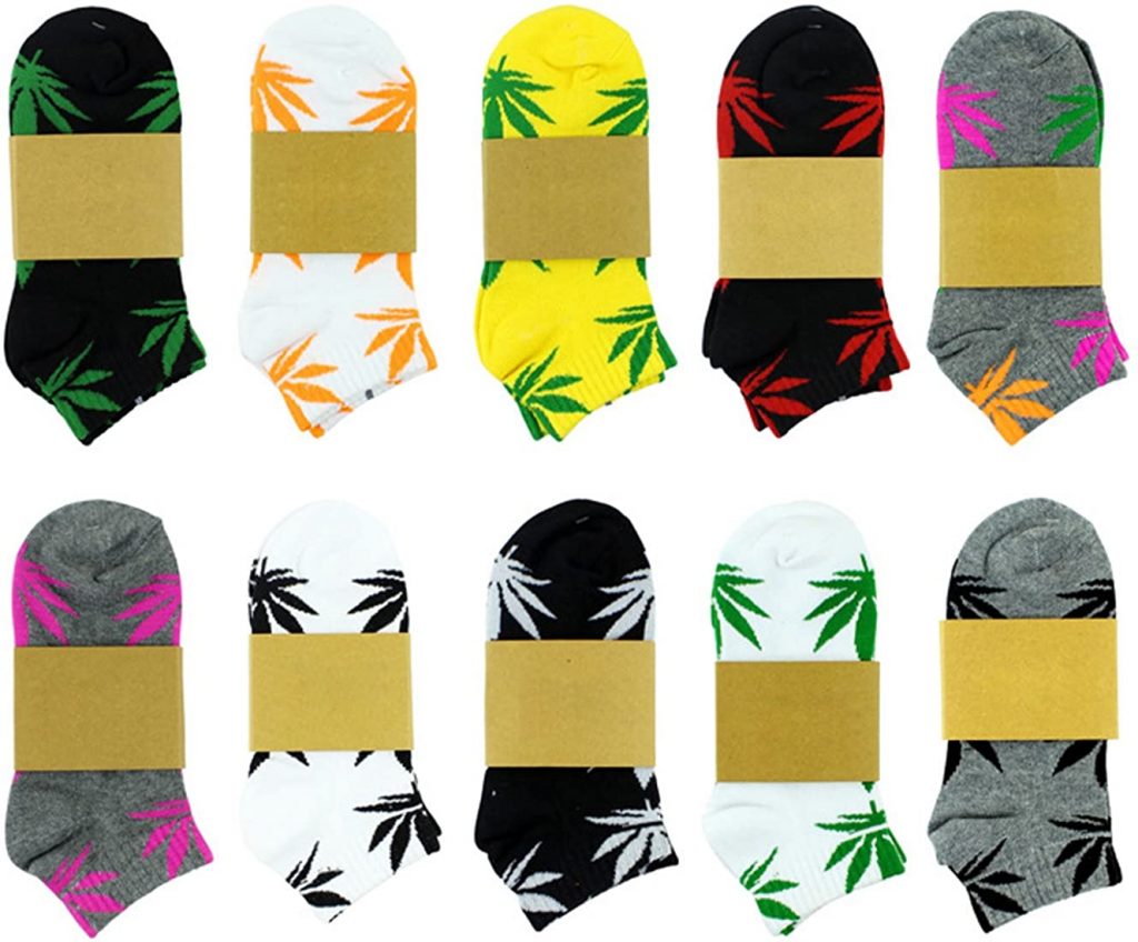 Gifts for weed smokers - unisex weed leaf cotton socks. 